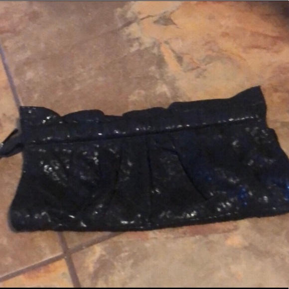 ⭐️ Black on Black Leopard Clutch - Picture 2 of 5